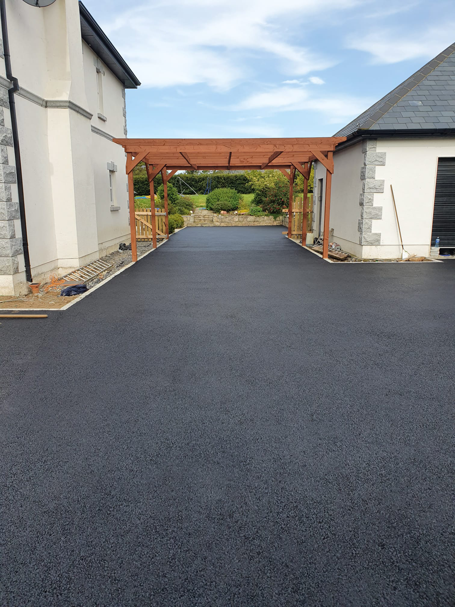 Bungalow Tarmac Driveway