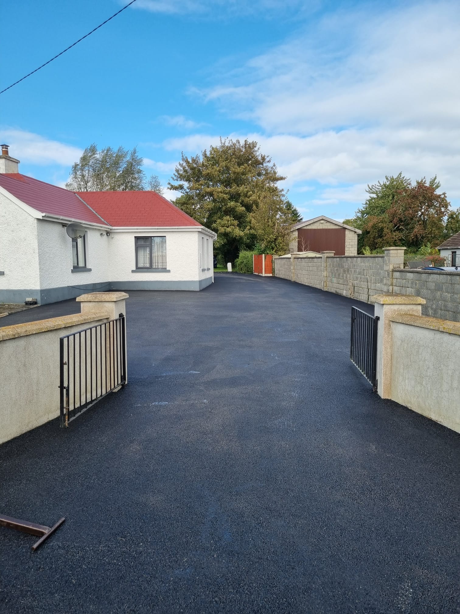 Bungalow Tarmac Driveway