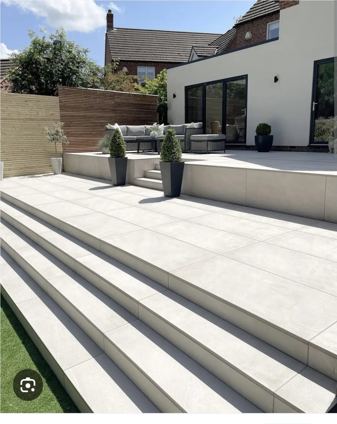 Porcelain with Steps